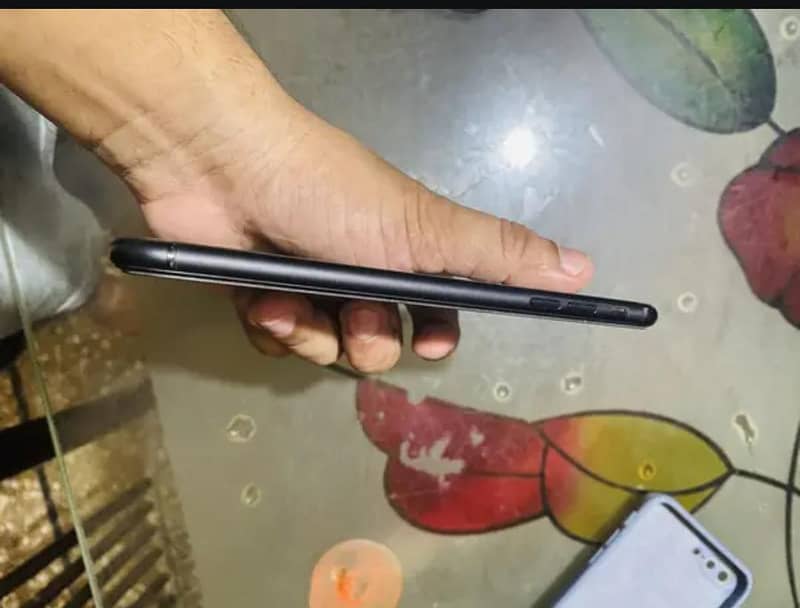 Apple iPhone 7 Plus 3