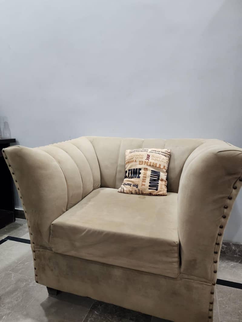 7 Seater sofa 0