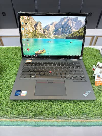 Lenovo ThinkPad Yoga L13 (i5 12th Gen 10-Core / 16GB RAM / 256GB SSD)