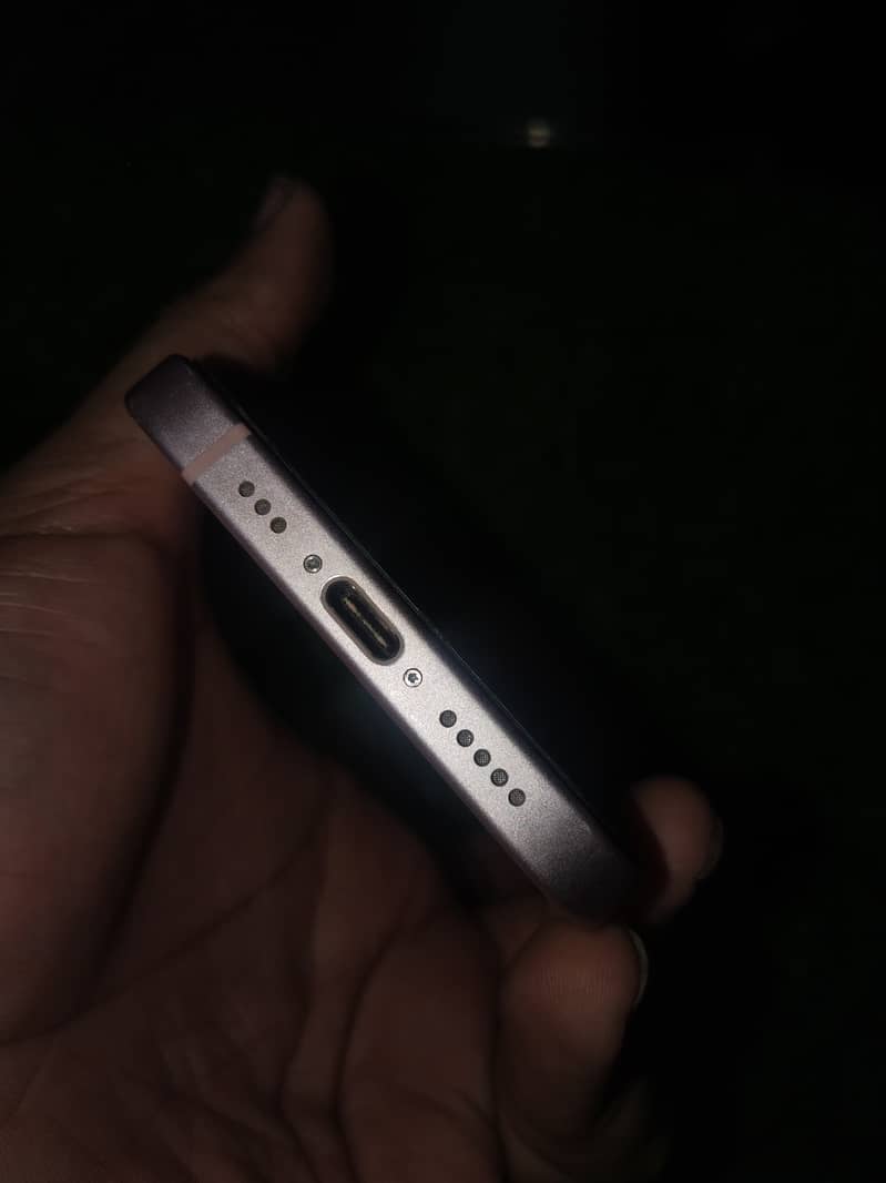 Apple iPhone 15 5