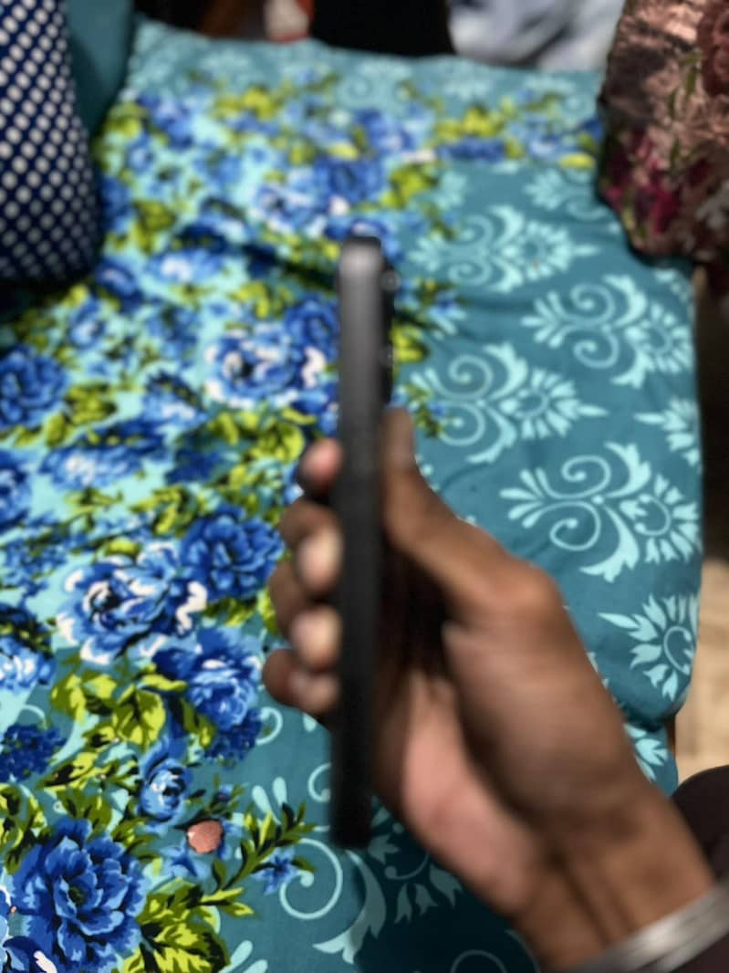 Apple iPhone 15 Pro 2