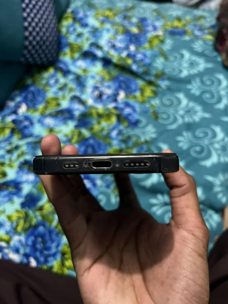 Apple iPhone 15 Pro 3