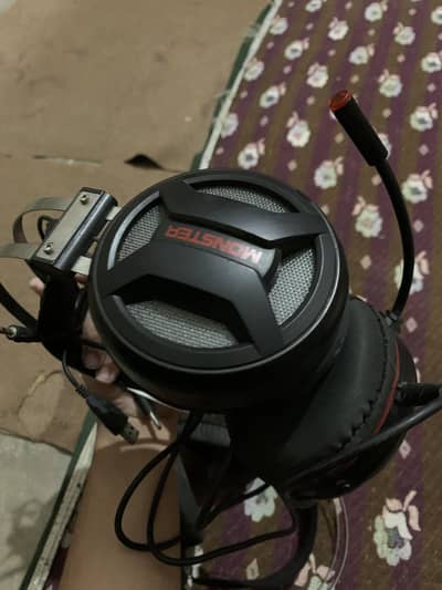 Gaming headphones