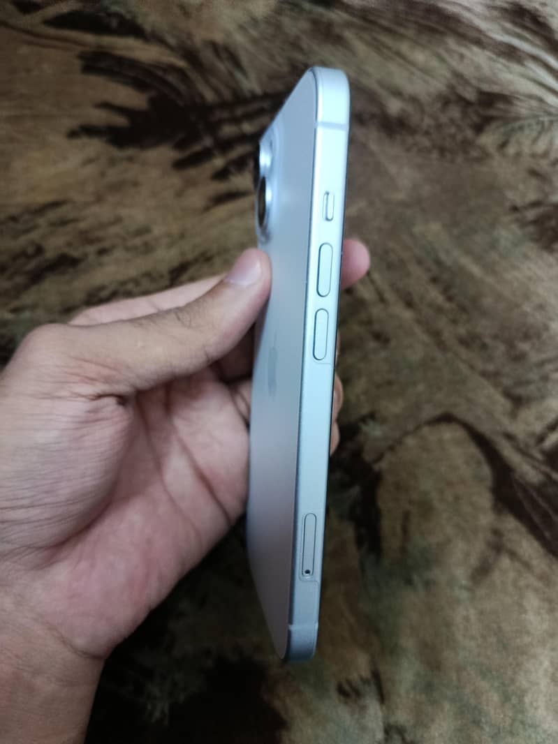 Apple iPhone 15 5