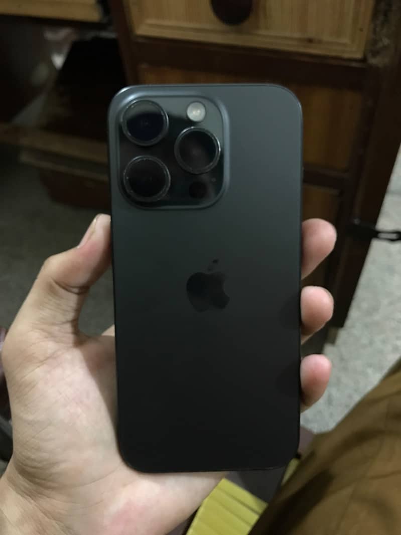 Apple iPhone 15 Pro 0
