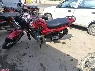 Yahama yb125z dx 10/10 condition