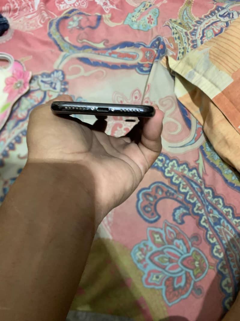 Apple iPhone X 5