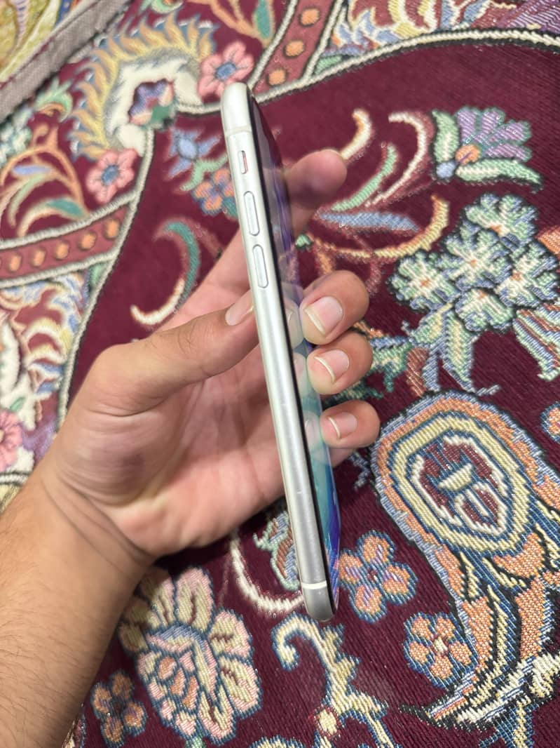 Apple iPhone 11 5