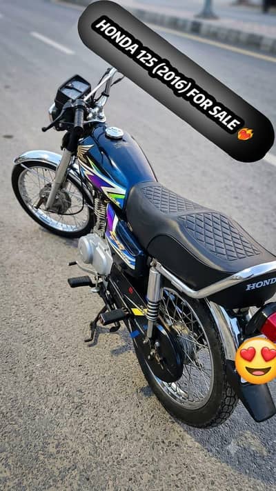 Honda 125 (2016) model original tanky tappy b pary hain red color main