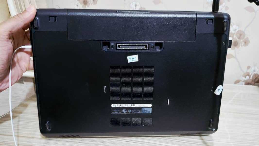 Dell LATITUDE E6440 3