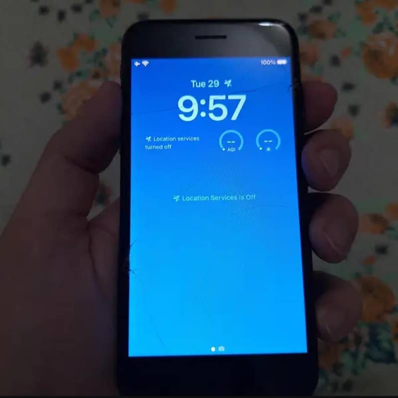 Apple iPhone 8 0