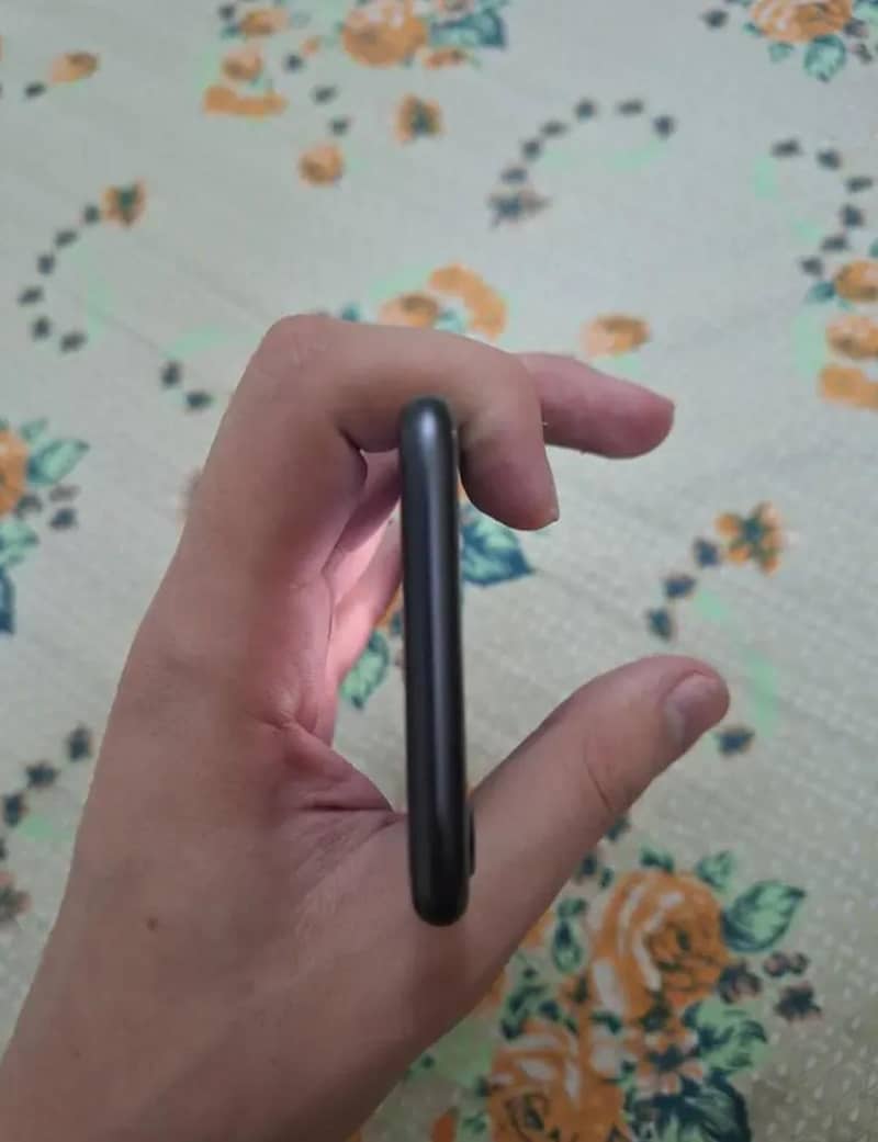 Apple iPhone 8 4