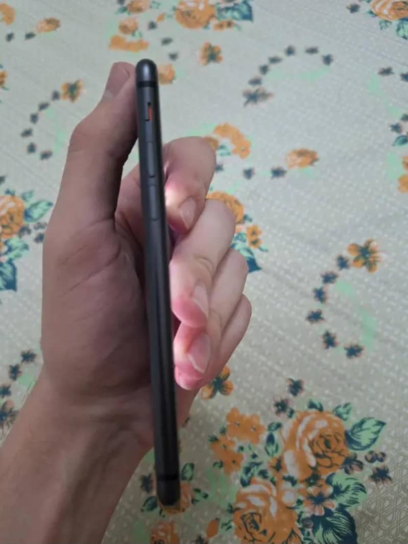 Apple iPhone 8 5