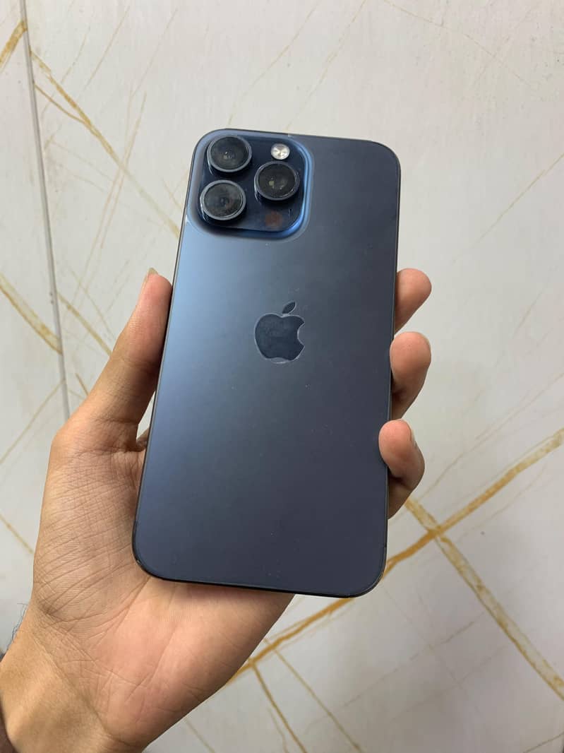 Apple iPhone 15 Pro Max 1