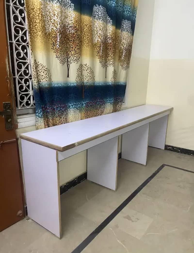 Workstation table 0