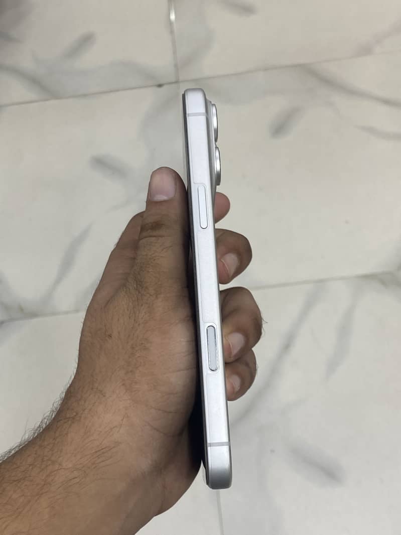 Apple iPhone 17 Pro Max 0