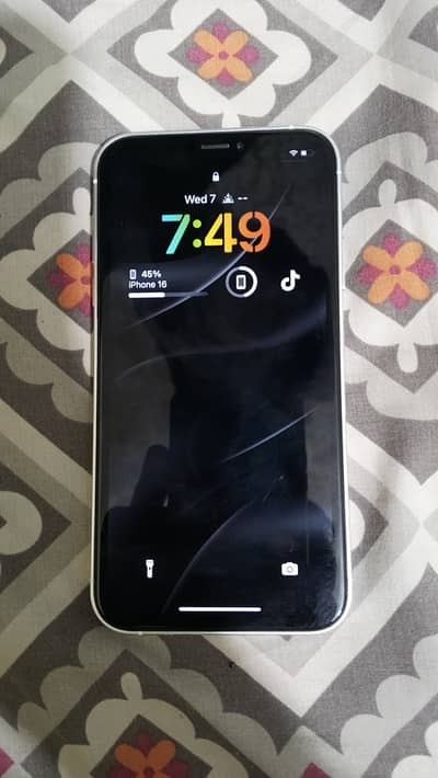 Apple iPhone 16