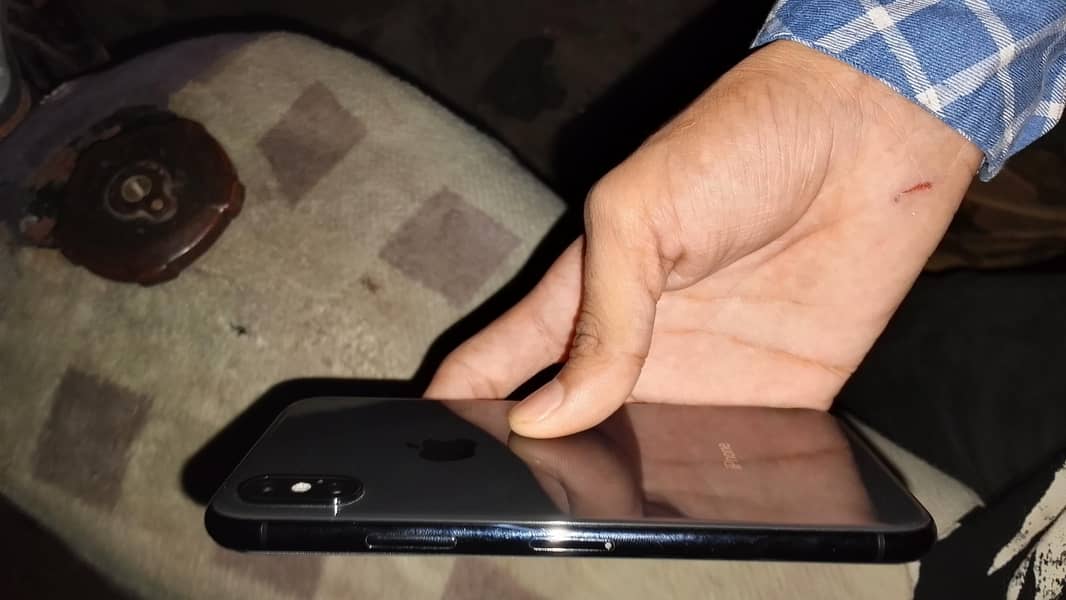 Apple iPhone X 3
