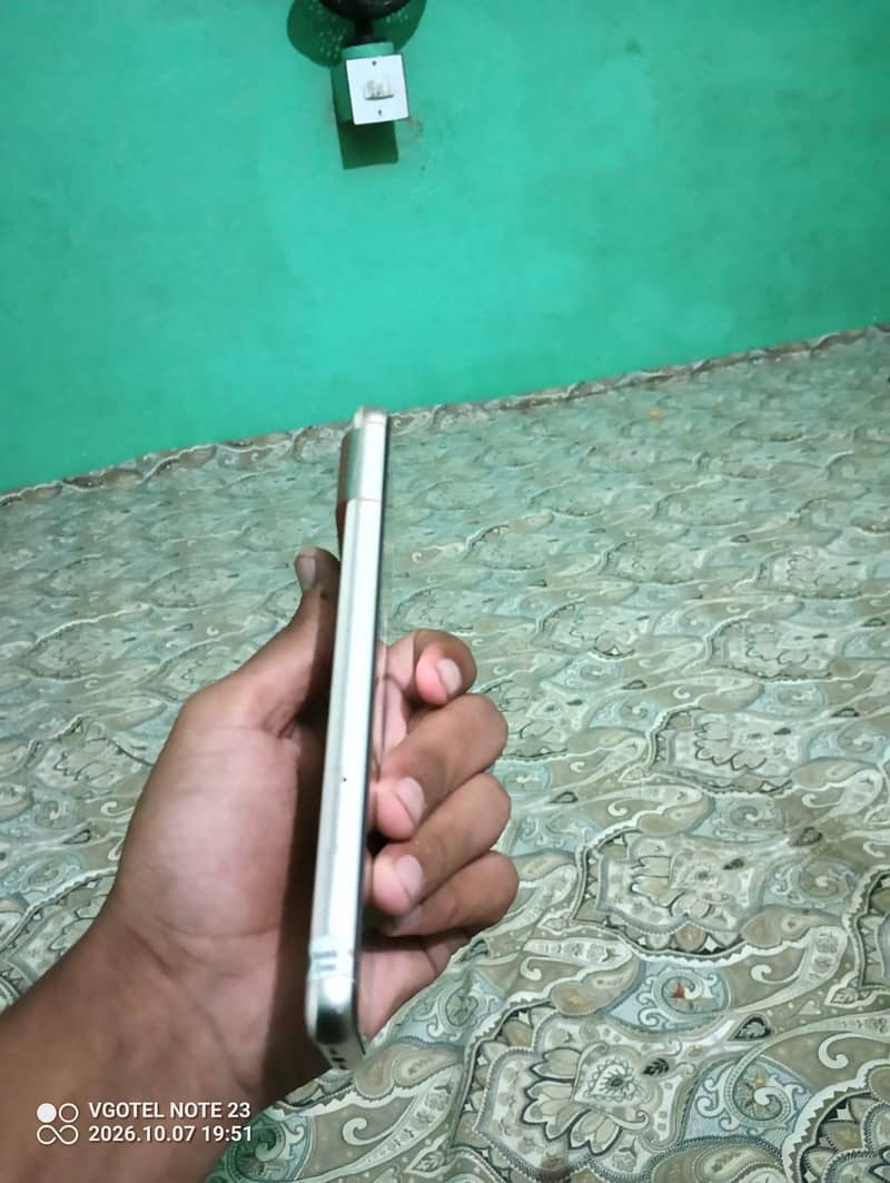 Google Pixel 8 3