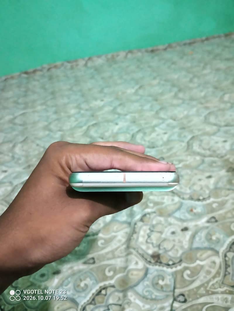 Google Pixel 8 4