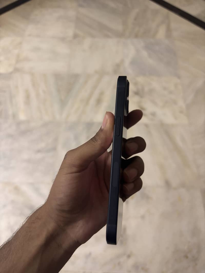iPhone 13 5