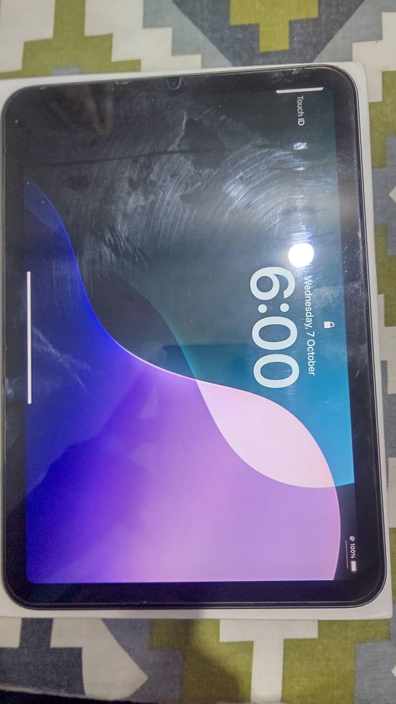 iPAD MiNi 6 with BOX Not a Single Fault 1