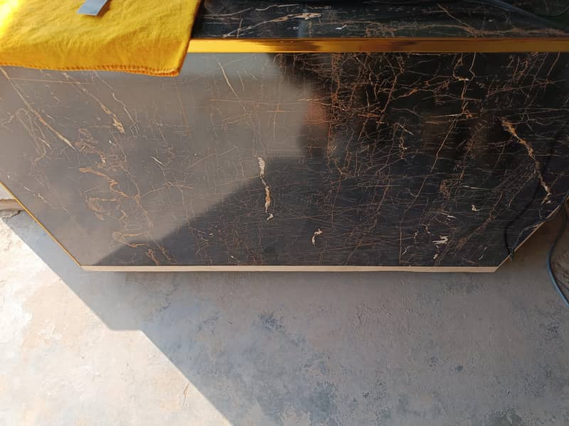 Computer Table with wheels installed 4