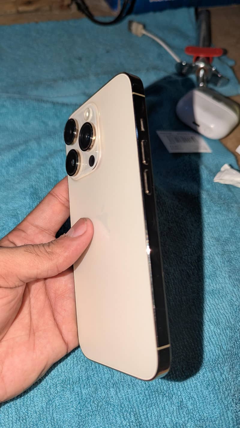 Apple iPhone 14 Pro 3