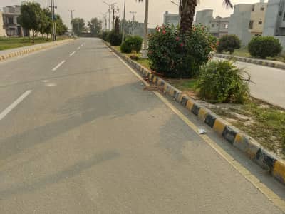 5 Marla Residential Outstanding Location Plot For Sale