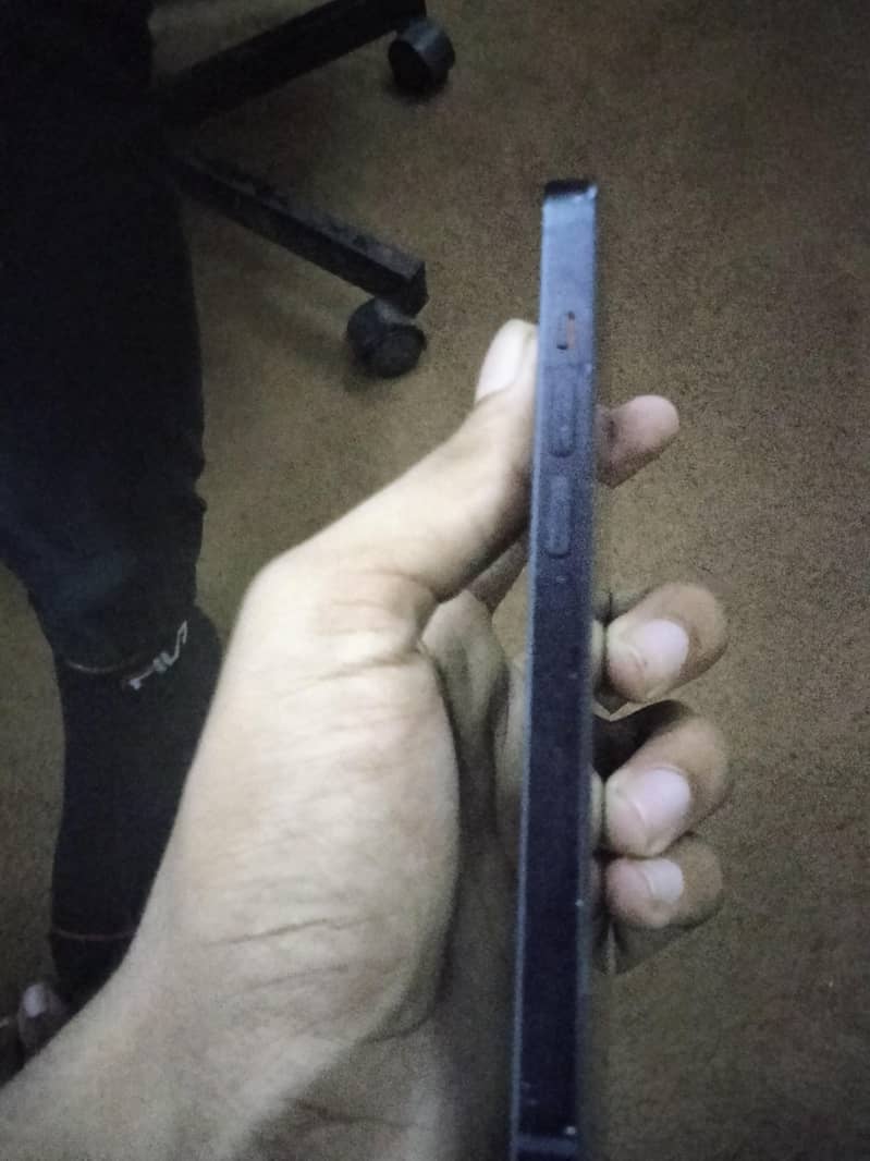 Apple iPhone 14 3