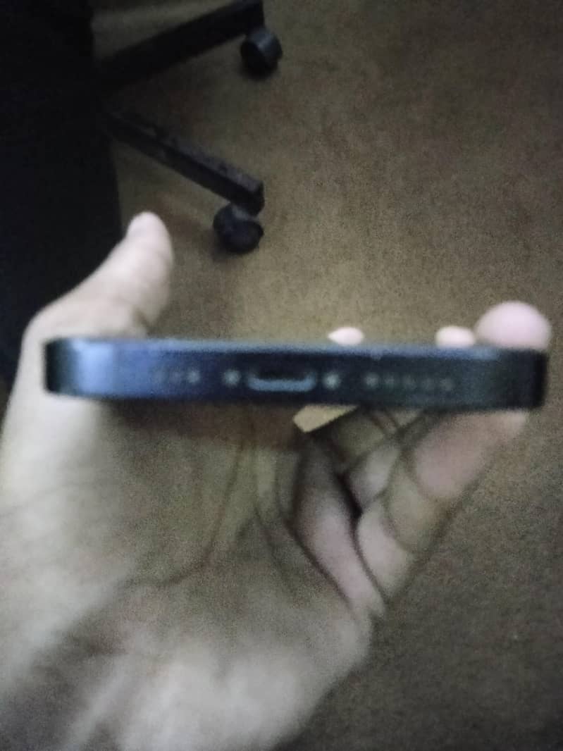 Apple iPhone 14 4