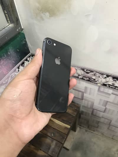 Apple iPhone 8