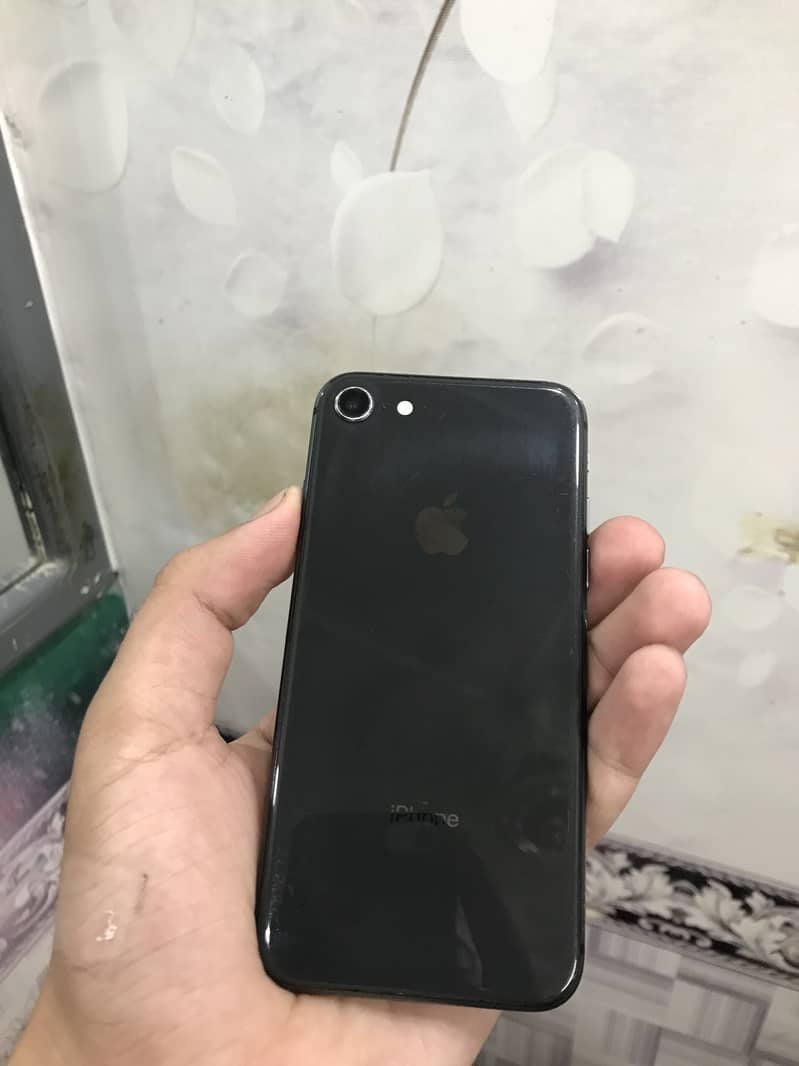 Apple iPhone 8 3