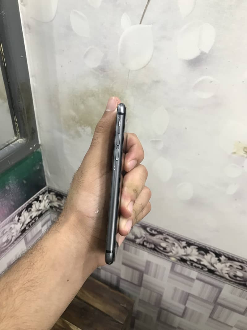 Apple iPhone 8 5