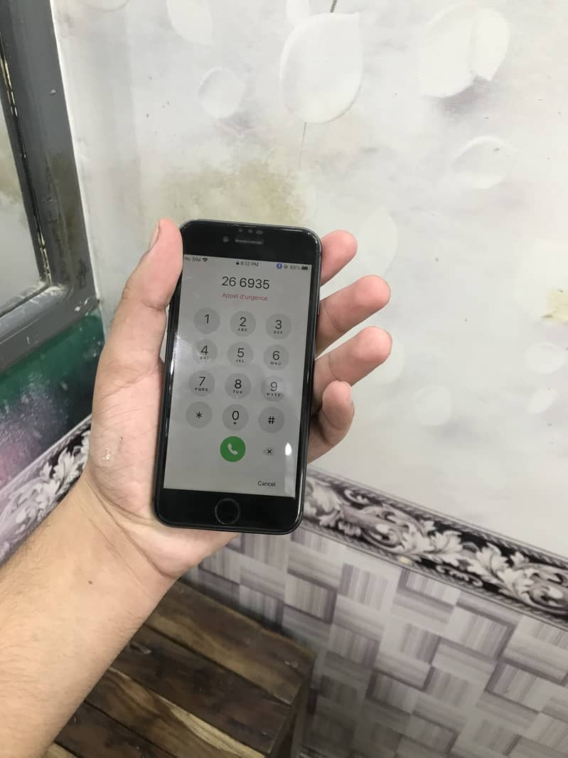 Apple iPhone 8 6