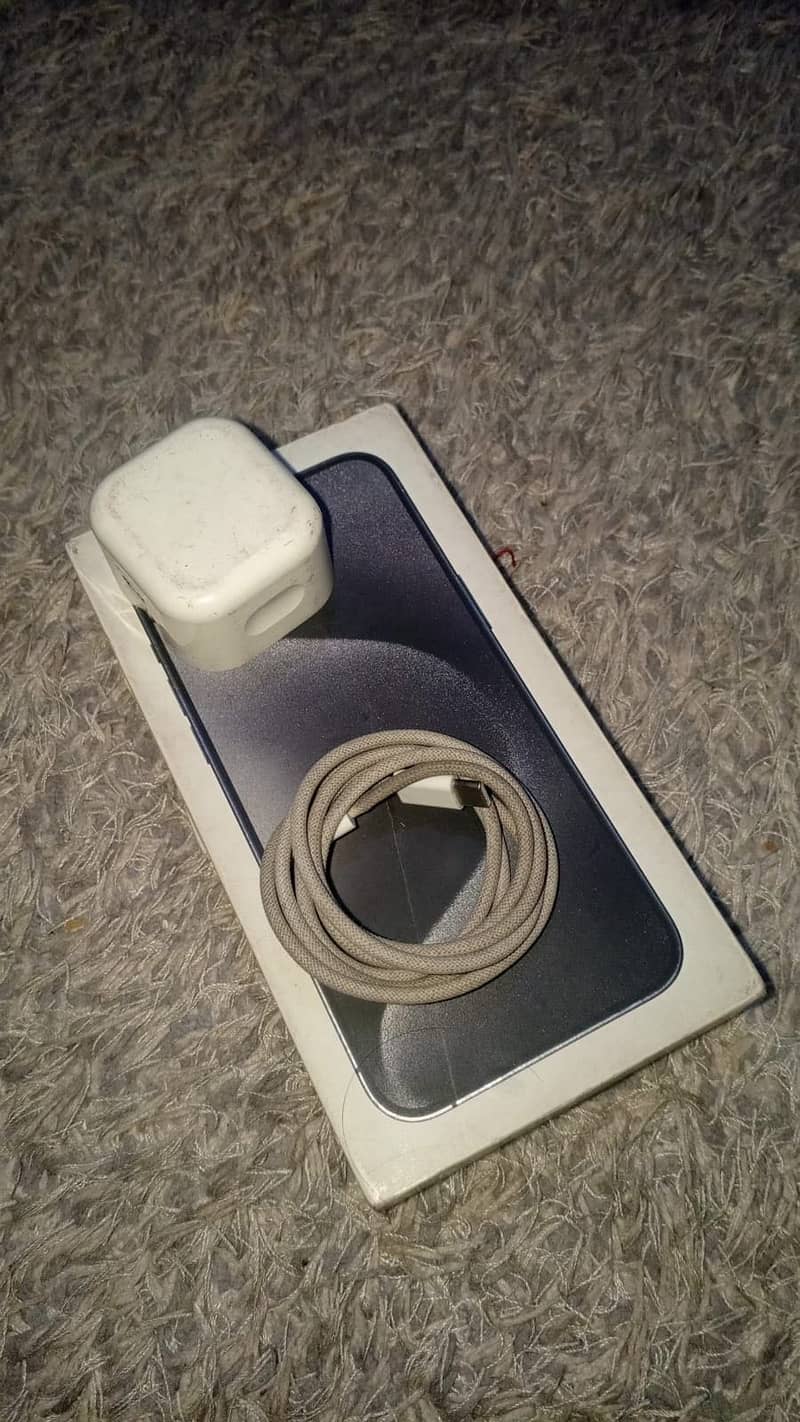 Apple iPhone 15 Pro Max 1