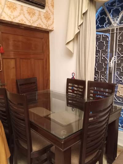 Dining table for sale Slightly Used