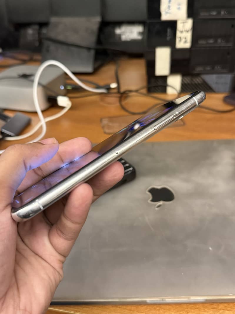 Apple iPhone X 2