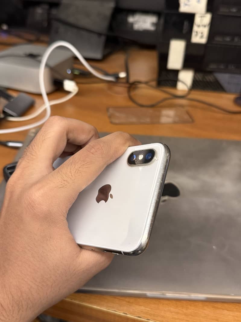 Apple iPhone X 5