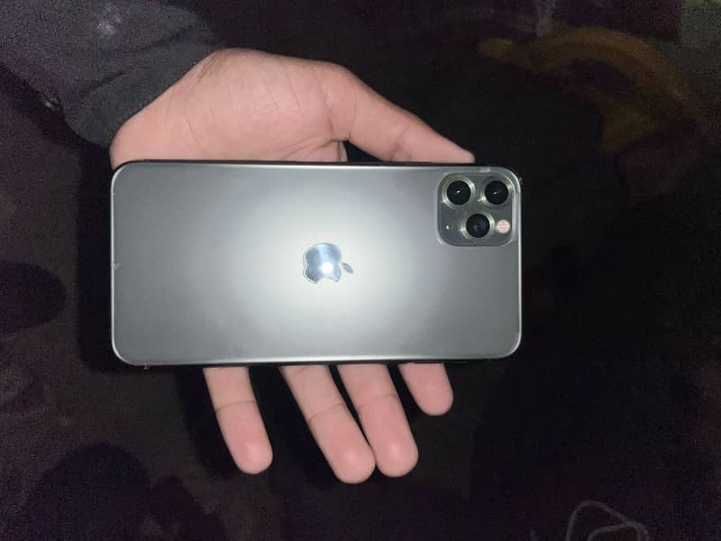 Apple iPhone 11 Pro Max 2
