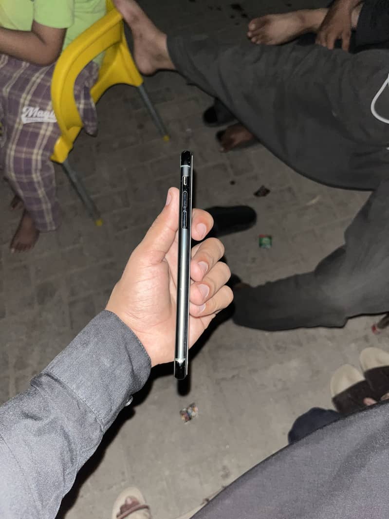 Apple iPhone 11 Pro Max 3