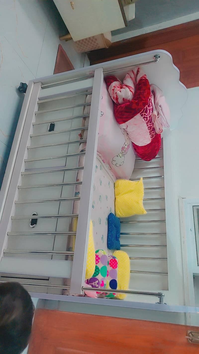 baby cot 2