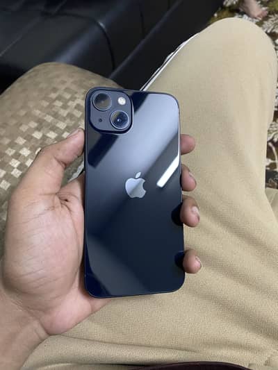 Apple iPhone 13