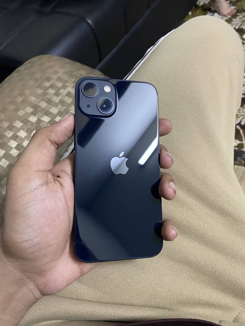 Apple iPhone 13 0