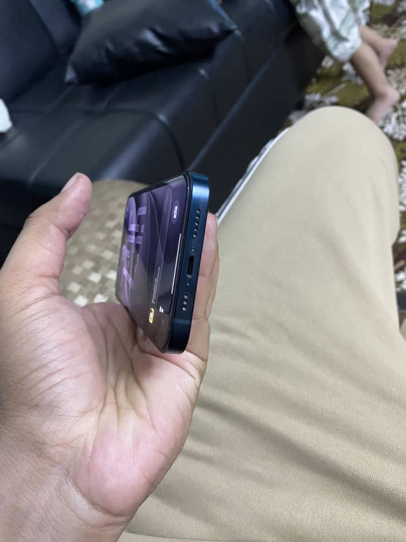 Apple iPhone 13 4