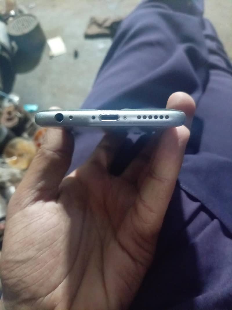 Apple iPhone 6S 1