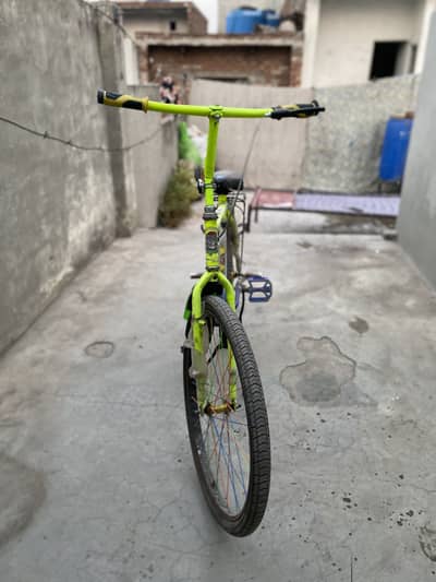 Multi-Gear Bicycle | Strong Frame | Carrier & Mudguards | Used