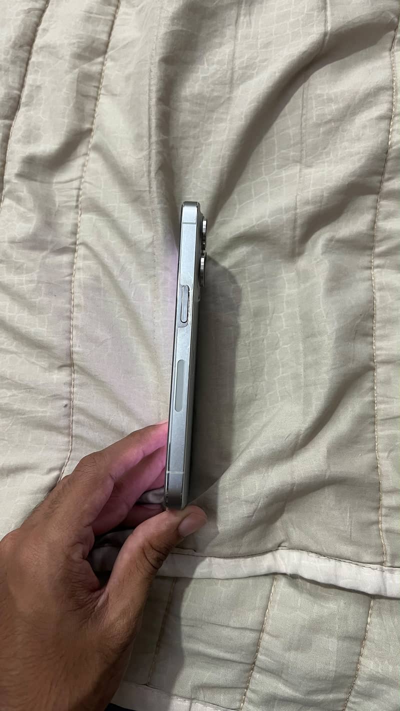 Apple iPhone 14 Pro 2