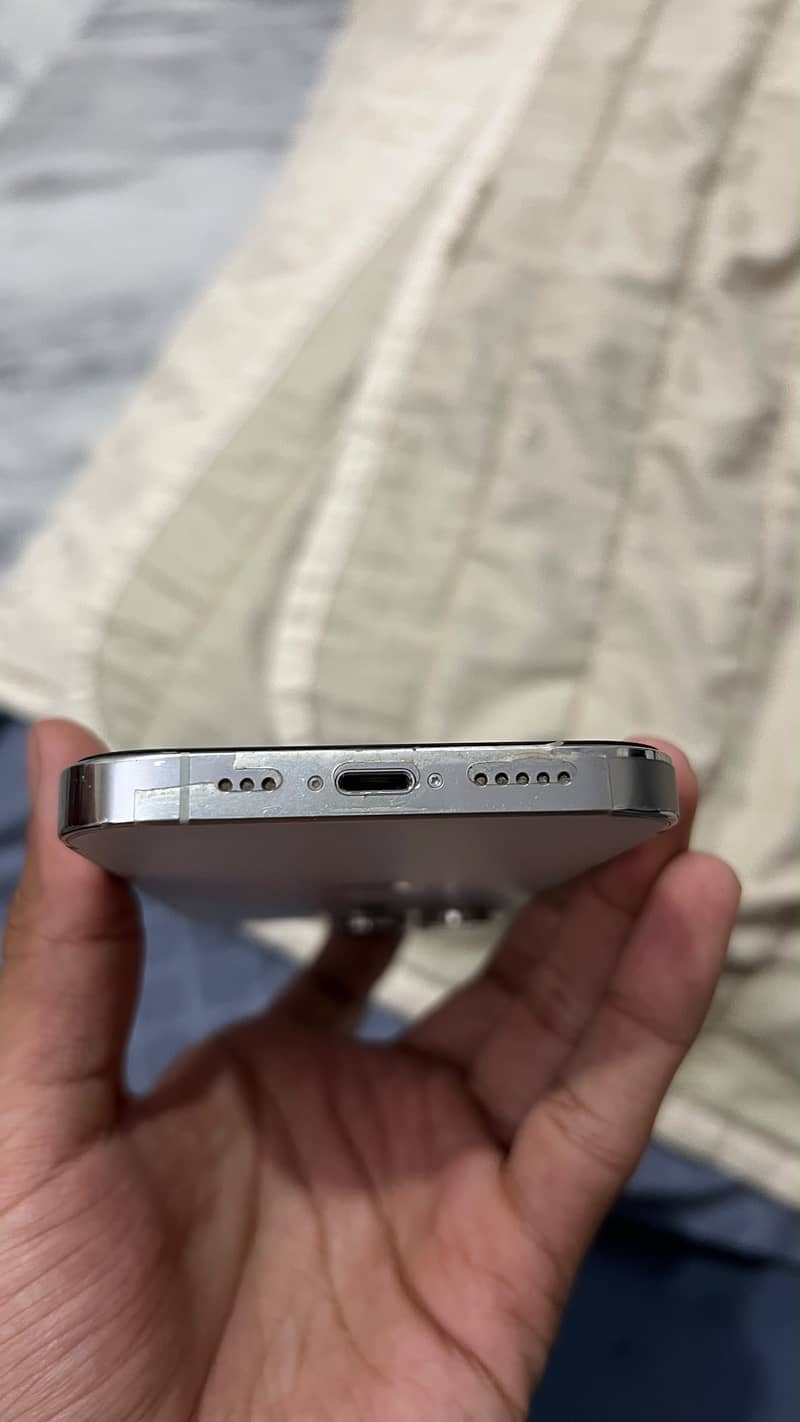 Apple iPhone 14 Pro 4