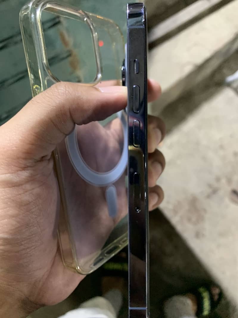 Apple iPhone 13 Pro 2